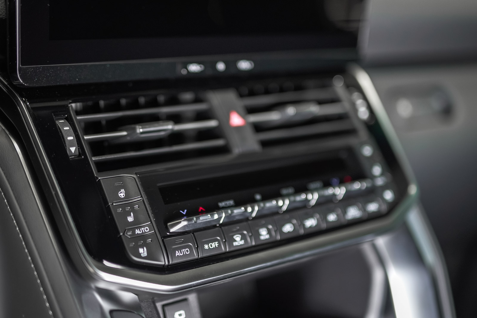 lc300_09122025_dsc1000_1600