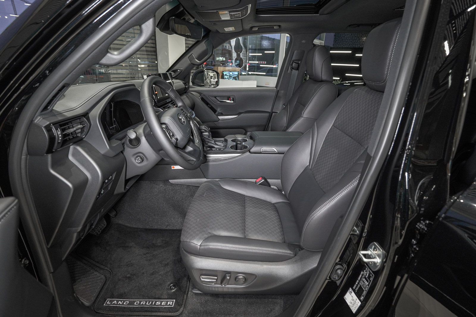 lc300_09122025_dsc1027_1600